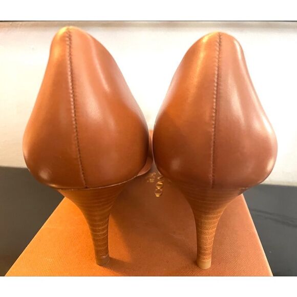 NWOB Coach “Gloria” Pumps Chestnut Brown Black Pointed Toe Women’s Shoes SZ 9 M - Picture 6 of 11